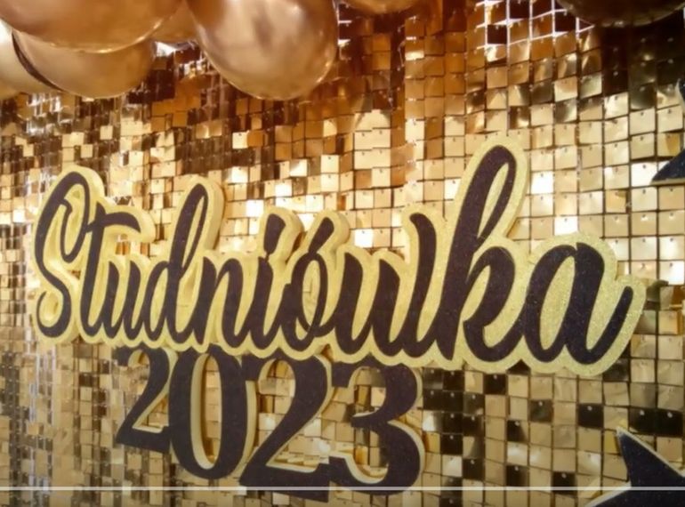 Ikona do artykułu: Studniówka w Królewskiej Dwójce