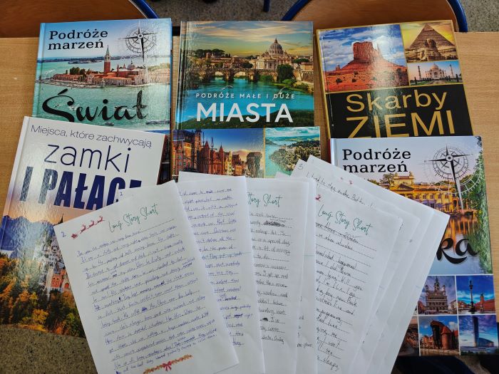 Więcej o: Ogłoszenie laureatów świątecznej edycji szkolnego konkursu literackiego w języku angielskim Long Sorry Short