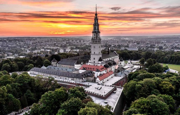 Więcej o: Maturzyści na Jasnej Górze