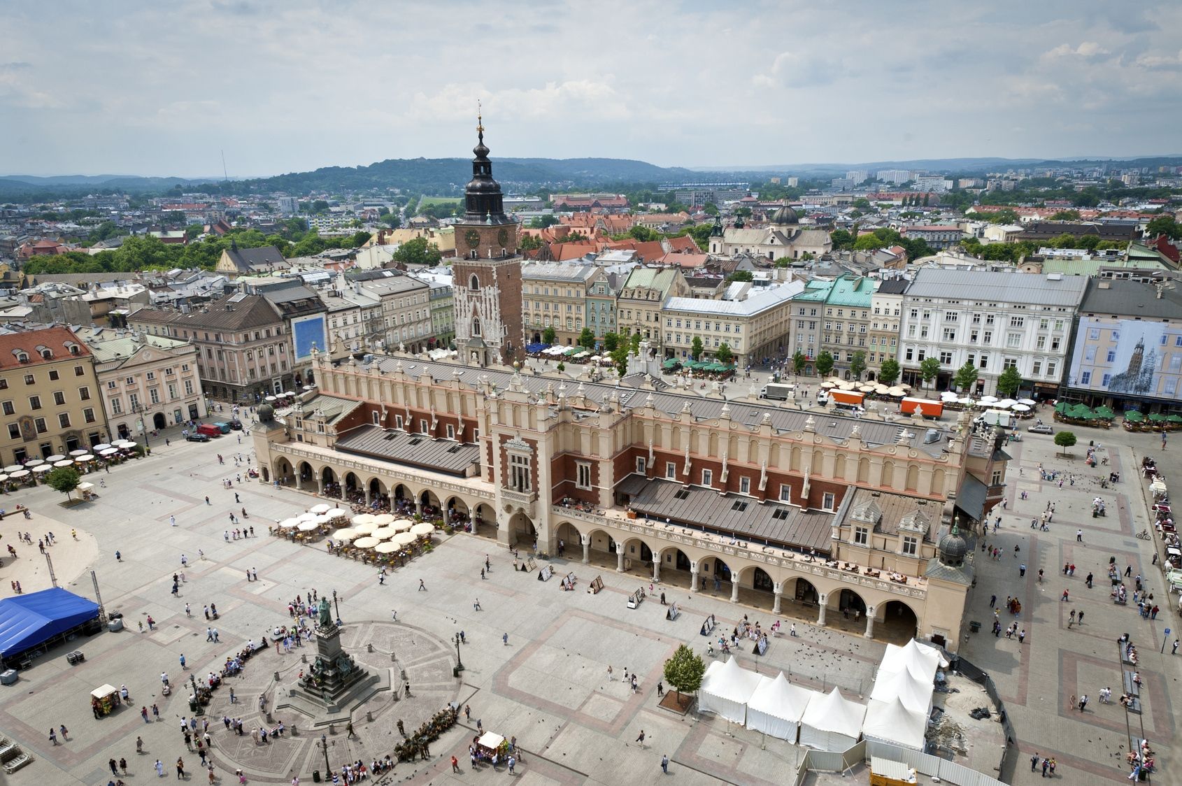Więcej o: A w Krakowie na Brackiej pada deszcz…